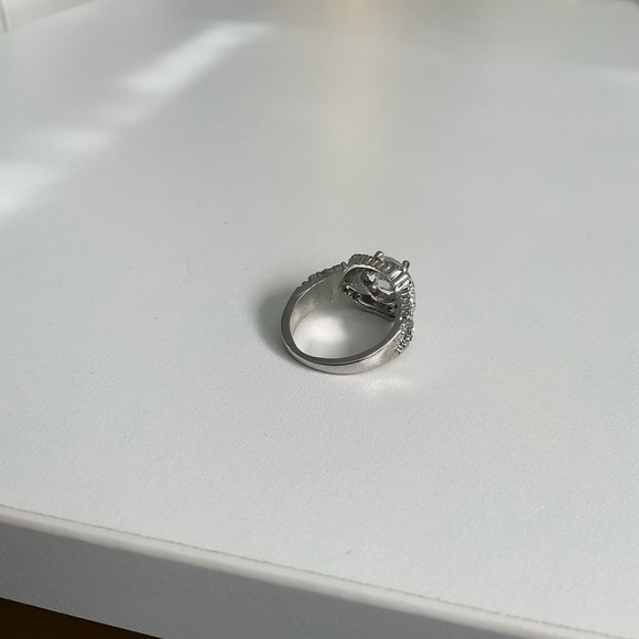 Beautiful fashion jewelry ring - Picture 4 of 4